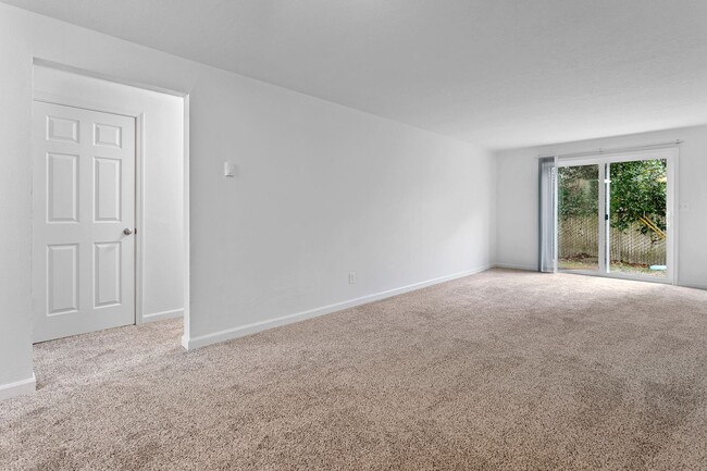 lot 12430 NE Glisan St in Portland, OR - Building Photo - Building Photo
