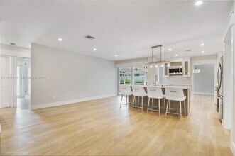 11011 SW 110th Rd in Miami, FL - Building Photo - Building Photo