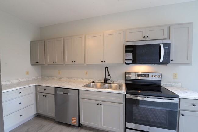 property at 818-AR Russell Blvd