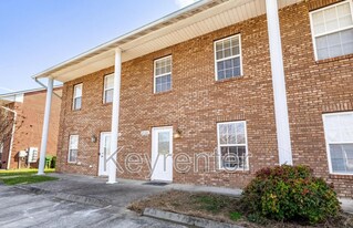 2420 Hallerins Ct in Maryville, TN - Building Photo