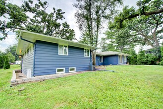 24W360 Hemlock Ln in Naperville, IL - Building Photo - Building Photo