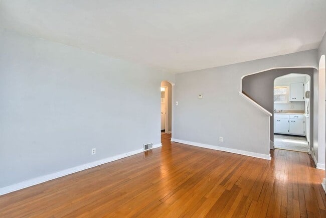 228 Highland Ave in East Pittsburgh, PA - Building Photo - Building Photo