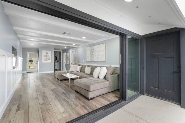 property at 1010 E Sorenson Cir
