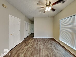 1685 Camden Forrest Way, Unit 701 in Riverdale, GA - Foto de edificio - Building Photo