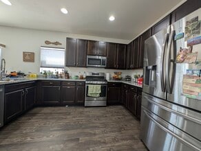 3765 St James Ct in Elgin, IL - Building Photo - Building Photo