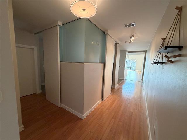 4040 N Hall St in Dallas, TX - Building Photo - Building Photo