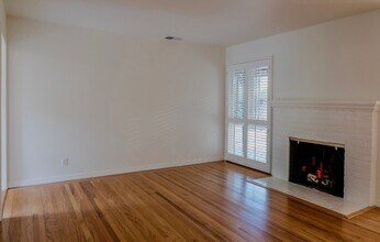 614 Wellsbury Way in Palo Alto, CA - Building Photo - Building Photo