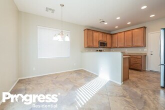 9333 Flowering Tulip Ave in Las Vegas, NV - Foto de edificio - Building Photo