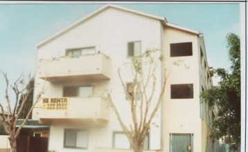 1045 Myrtle Ave in Long Beach, CA - Building Photo - Building Photo