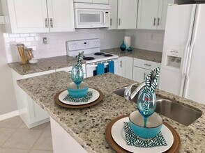 6101 NW 44th Terrace in Coconut Creek, FL - Building Photo - Building Photo