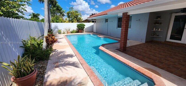 14260 SW 37th St in Miami, FL - Building Photo - Building Photo