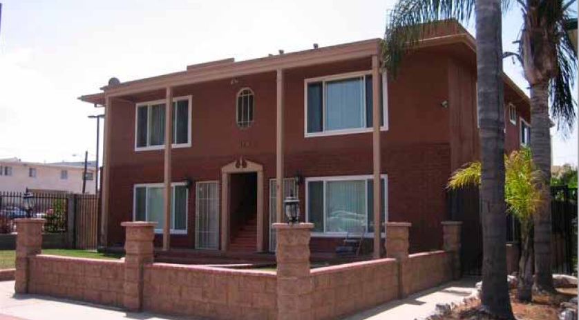 124 E Buckthorn St in Inglewood, CA - Building Photo