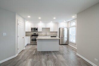 194 S Stonington Dr in Palatine, IL - Building Photo - Building Photo