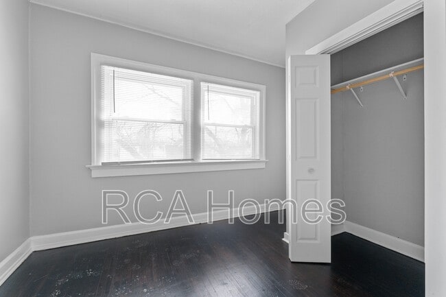 property at 412 N Bradley Ave