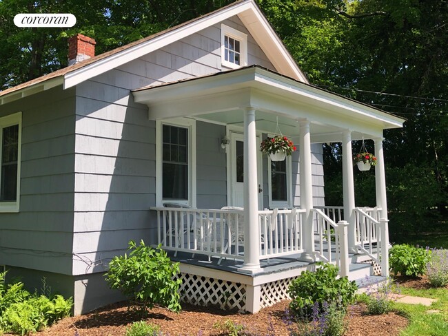 property at 12 N Cartwright Rd