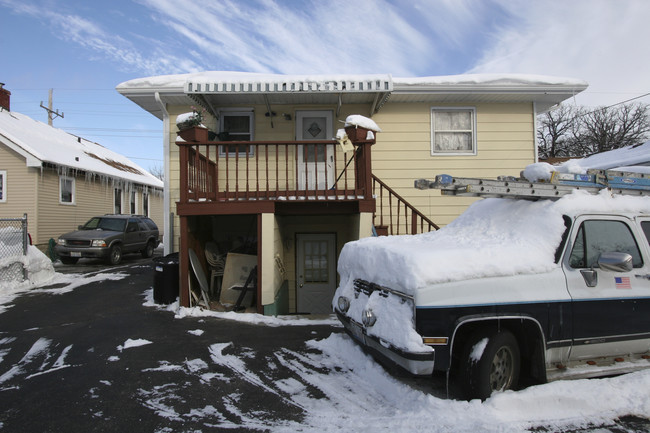 1031 Grove St in Aurora, IL - Foto de edificio - Building Photo