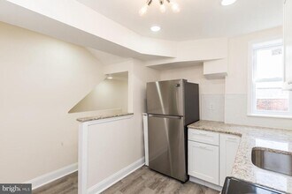 537 N 33rd St in Philadelphia, PA - Building Photo - Building Photo