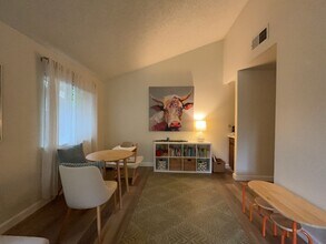 3317 Biscayne Bay Pl in Davis, CA - Building Photo - Building Photo