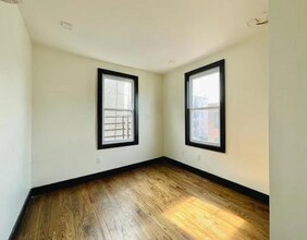 77 Vroom St, Unit 2 in Jersey City, NJ - Building Photo - Building Photo
