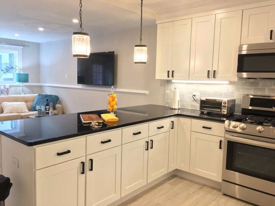 892 E 2nd St in Boston, MA - Building Photo