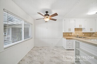 7209 Willoughby Ave in Los Angeles, CA - Building Photo - Building Photo