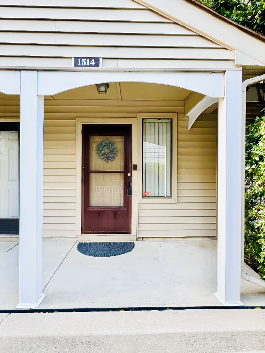 1514 Roberts Way in Voorhees Township, NJ - Building Photo