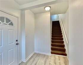 860 Pennsylvania Ave in Coraopolis, PA - Building Photo - Building Photo