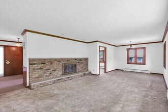 1702 Golfview Dr in Urbana, IL - Building Photo - Building Photo