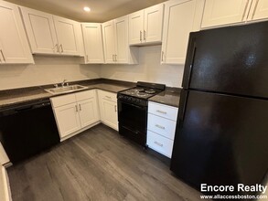 311 Tappan St, Unit 2 BED VERY CLEANNN in Brookline, MA - Building Photo - Building Photo