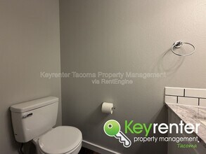 5002 S 30th St in Tacoma, WA - Building Photo - Building Photo