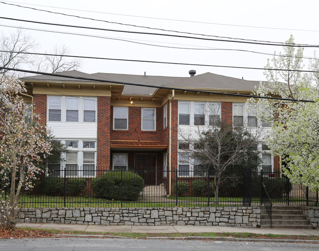 600 Parkway Dr NE in Atlanta, GA - Building Photo - Building Photo