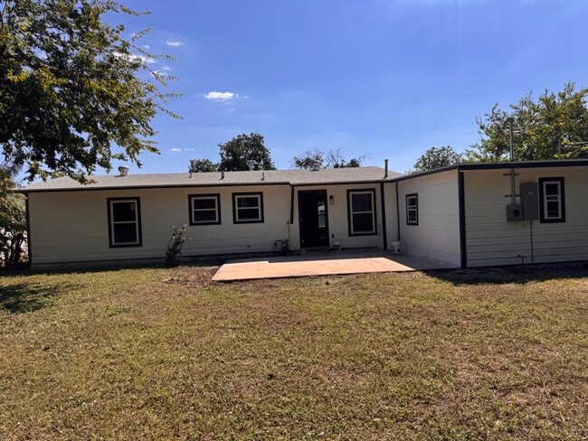 331 Longview Dr in San Antonio, TX - Building Photo - Building Photo