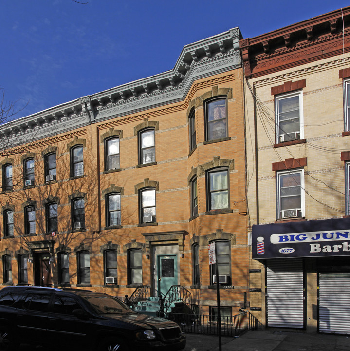 1675 Cornelia St in Ridgewood, NY - Building Photo