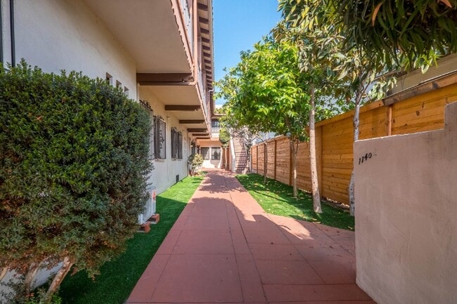 1142 3/4-1144 Arapahoe St in Los Angeles, CA - Building Photo - Building Photo