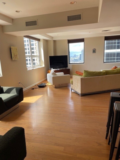 property at 914 Main St