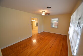 5709 Windamere Dr in Little Rock, AR - Foto de edificio - Building Photo