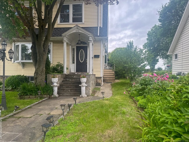 property at 1152 Shippan Ave