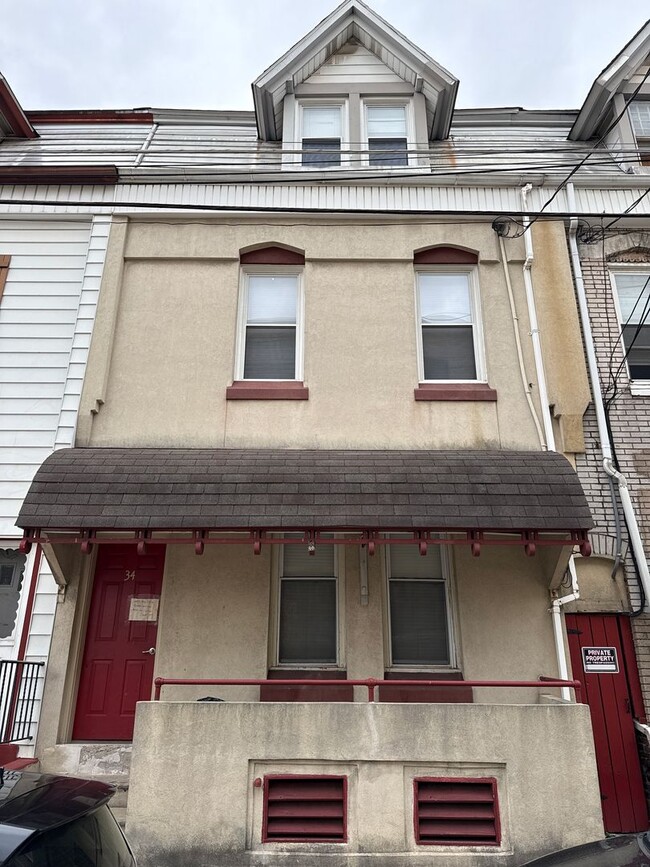 property at 34 S Penn St