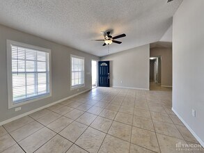 7029 Symmes Rd in Gibsonton, FL - Building Photo - Building Photo