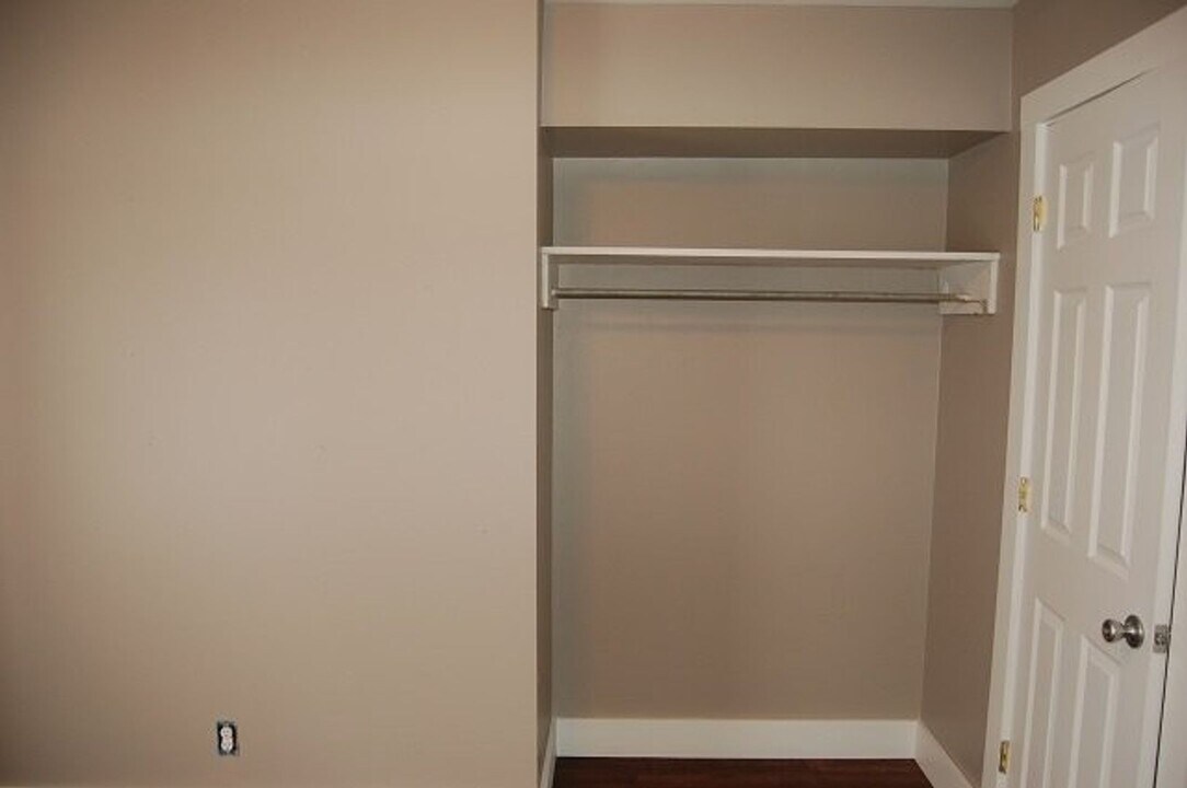 224 S Governor St in Iowa City, IA - Building Photo