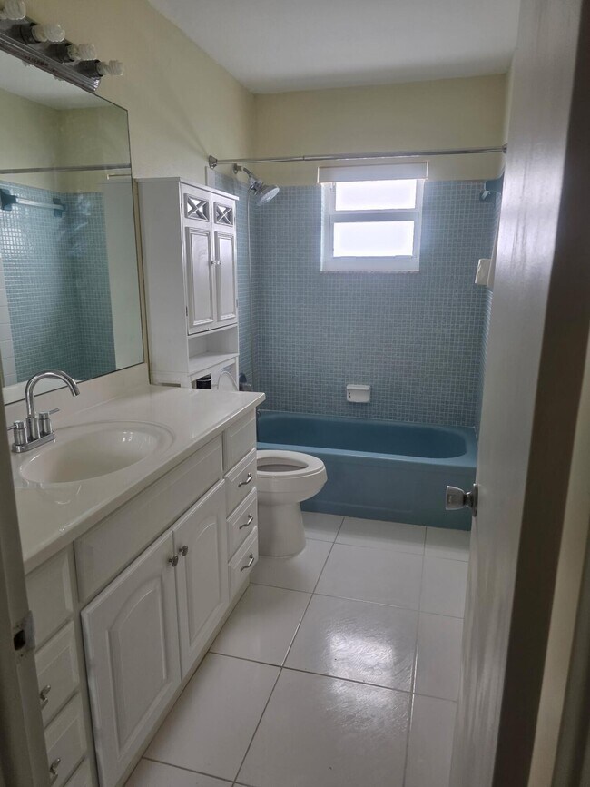 1701 SW 16th St in Boynton Beach, FL - Building Photo - Building Photo