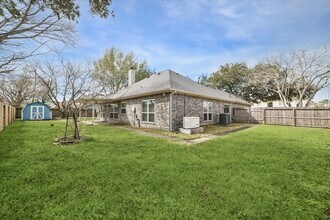 806 Charles Pl in Baytown, TX - Building Photo - Building Photo