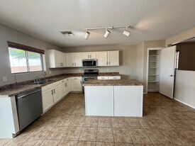 7232 S Sunset Way in Buckeye, AZ - Building Photo
