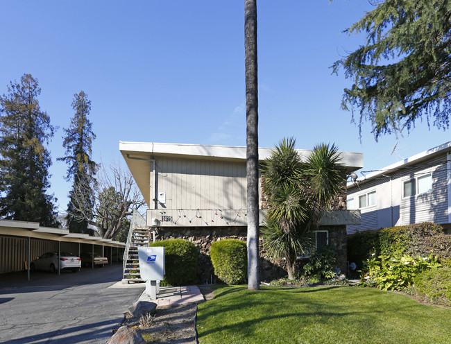 Minnesota Glen Apartments in San Jose, CA - Foto de edificio - Building Photo