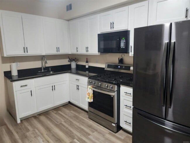 property at 1405 S Perry St