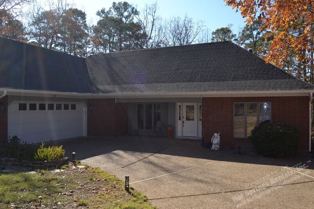 12 Promesa Ln in Hot Springs Village, AR - Building Photo