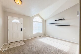 79 1720 N in Layton, UT - Foto de edificio - Building Photo