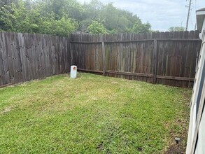 8122 Farthing Ln in Rosharon, TX - Building Photo - Building Photo