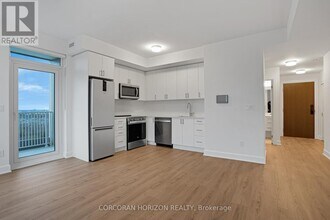 3240 William Coltson Ave in Oakville, ON - Building Photo - Building Photo