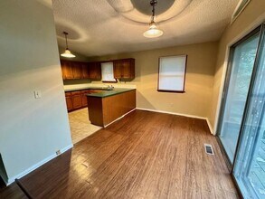 2 Cummings Ln in Bella Vista, AR - Building Photo - Building Photo